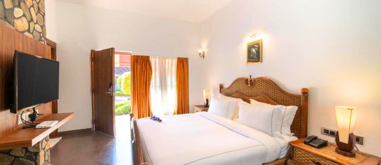 Cottage with Private Garden