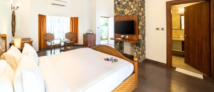 Cottage with Plunge Pool