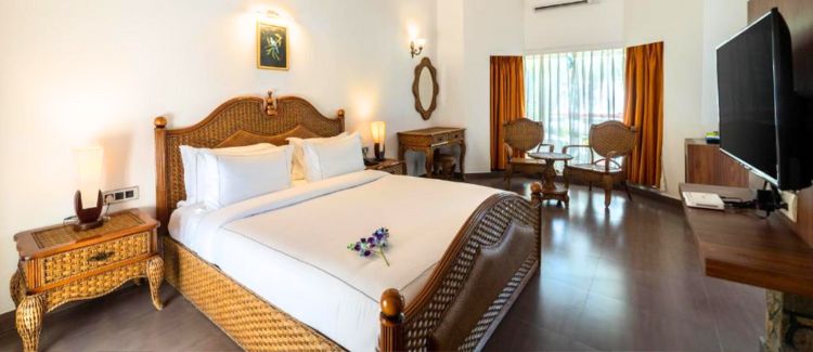 Cottage with Private Garden