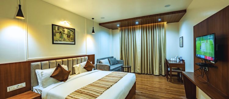 Club room partial lake and mountain