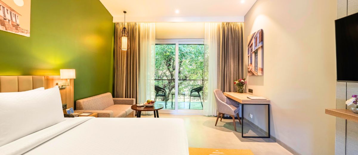 Deluxe Room - 1 Double Bed Balcony