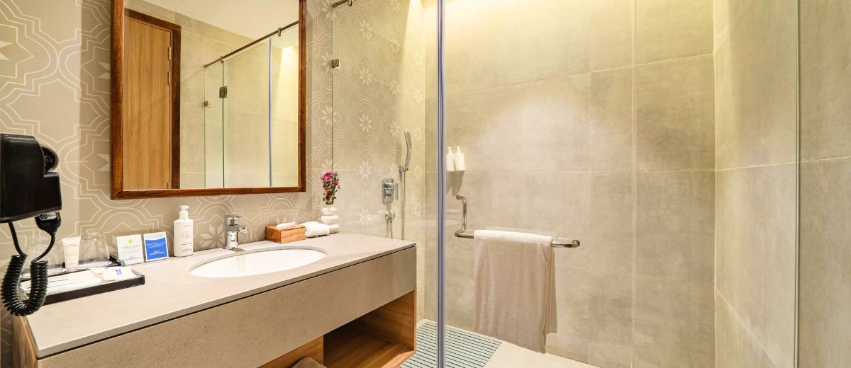 Deluxe Room - 1 Double Bed Balcony