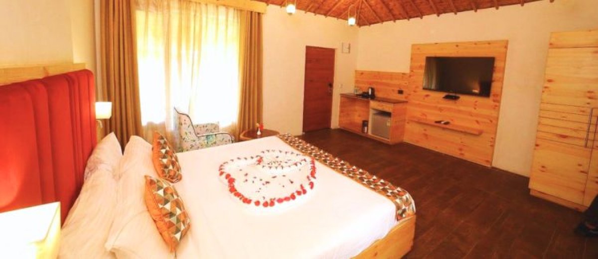 Elite Cottage with Open Shower