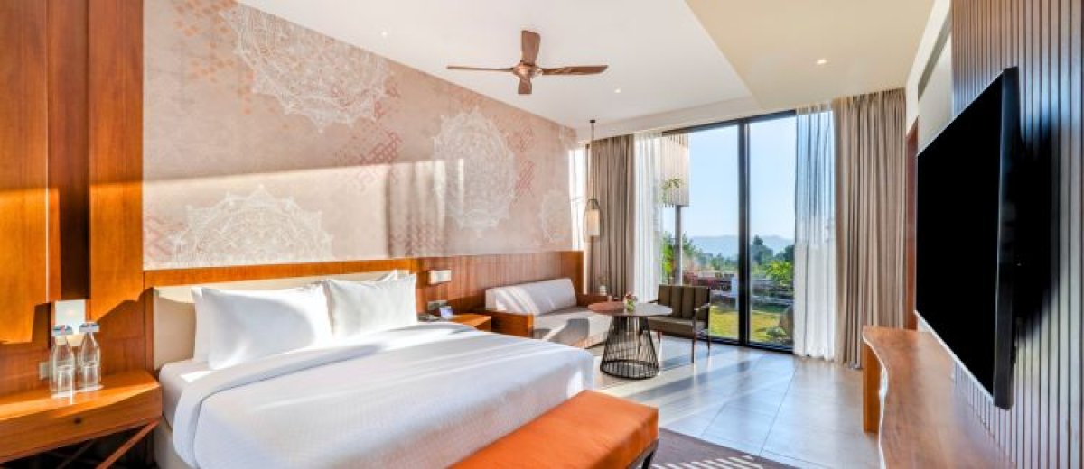 river view front room