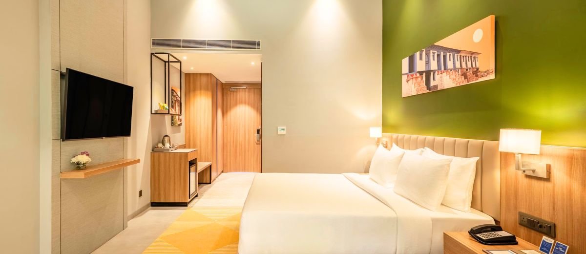 Deluxe Room - 1 Double Bed Balcony