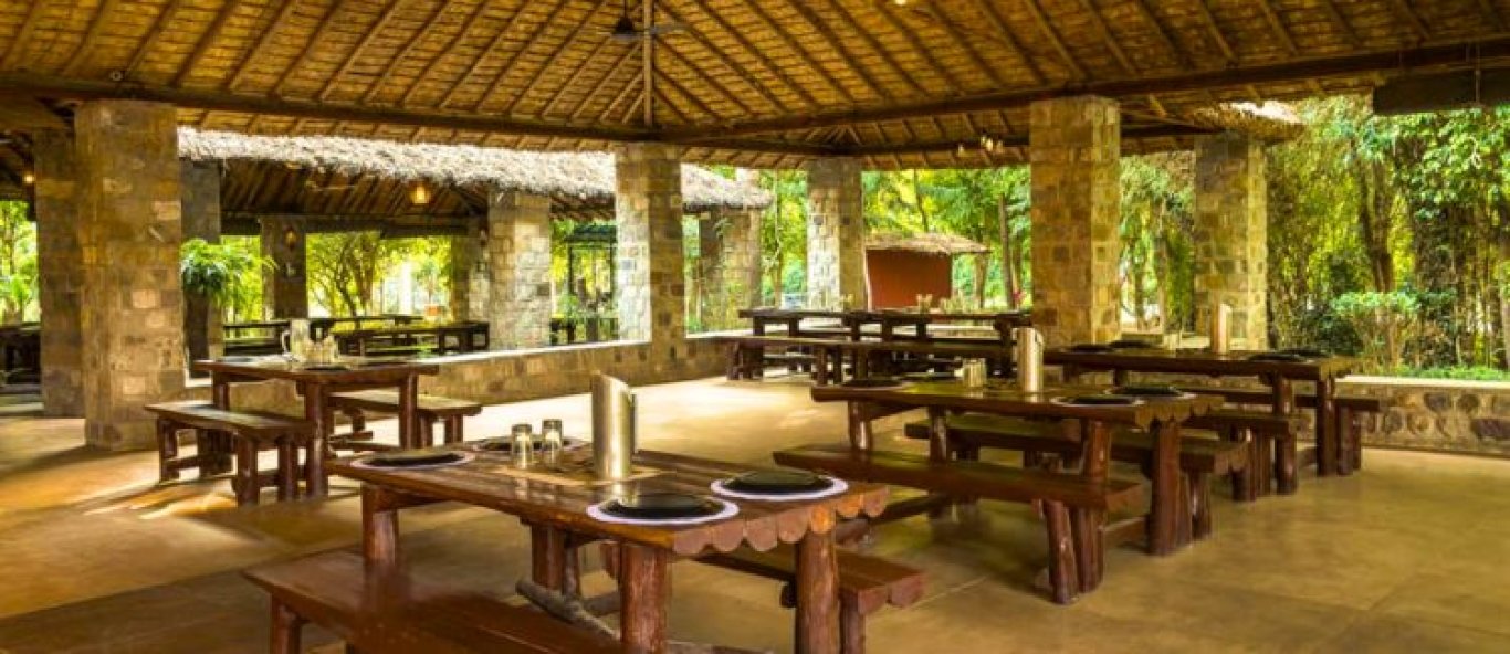  Corbett Machaan Resort 