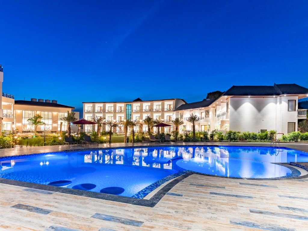  Shervani Pebbles & Pines Corbett