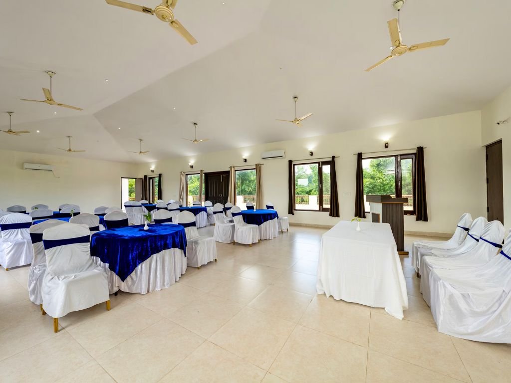  Xomotel Corbett Aura Resort 