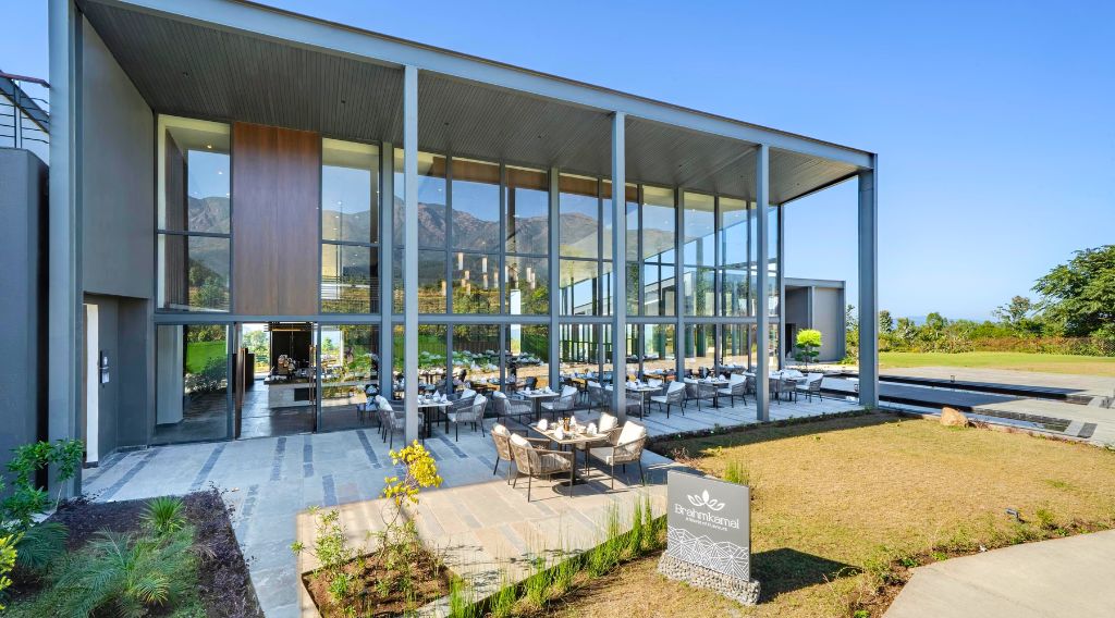 Vandhara Sarovar Premiere Corbett 