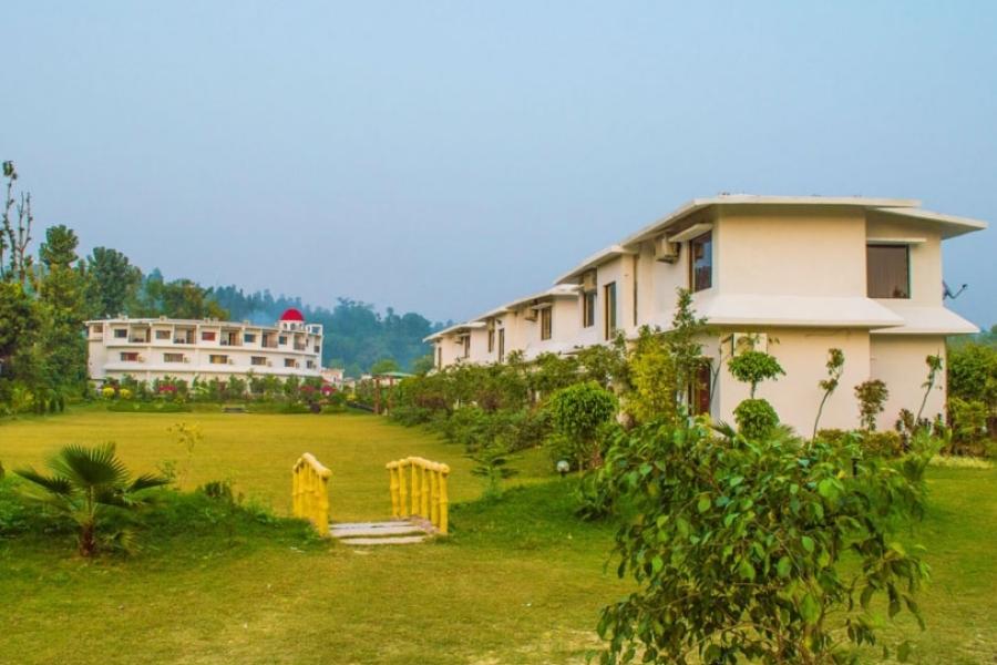 Deluxe Hotels in Corbett