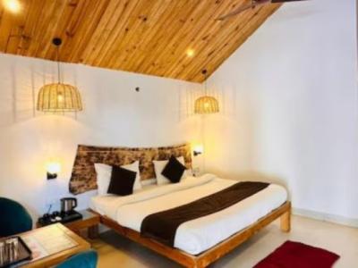 Luxury Cottage Pool Side