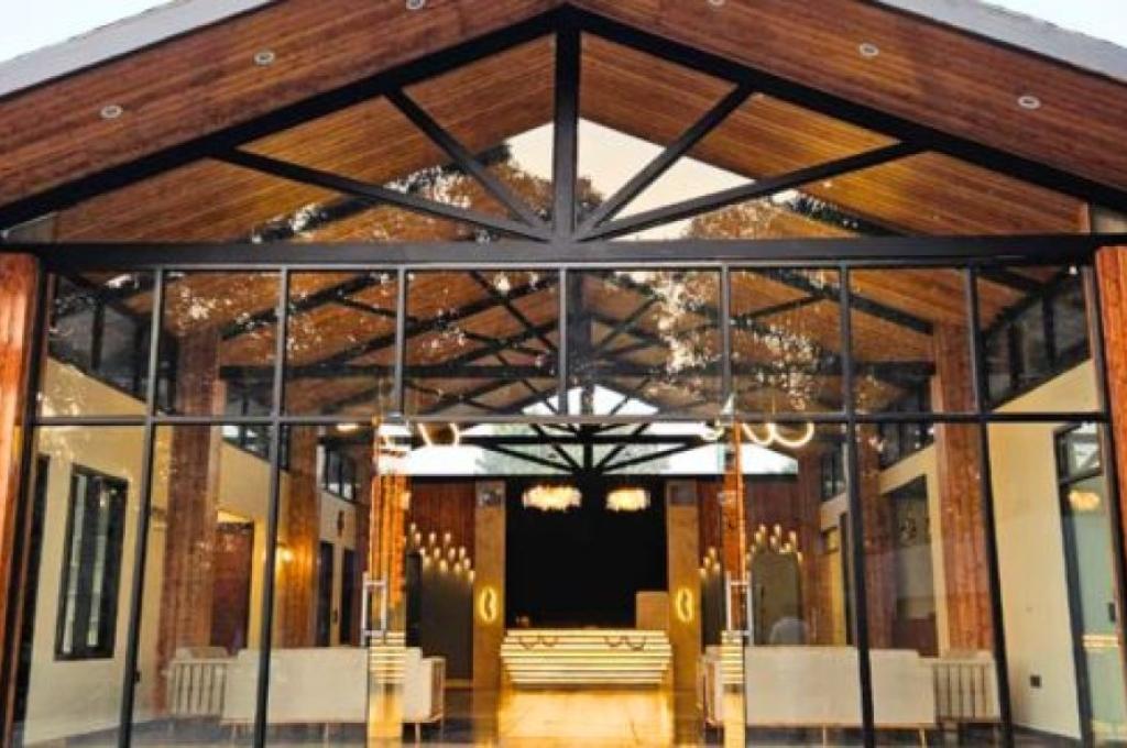  Corbett Machaan Resort 