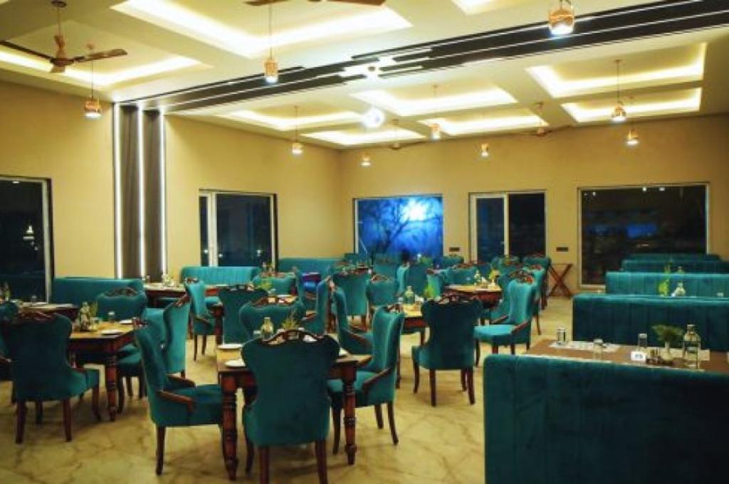 Corbett Mango Bloom River Resort 