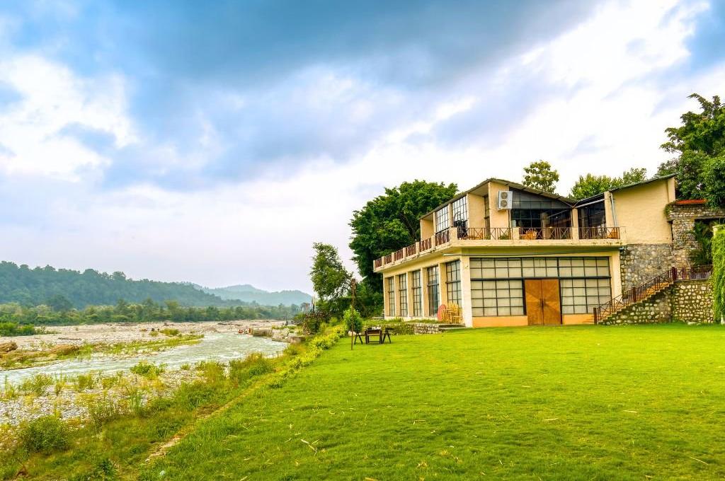 Manu Maharani Resort Corbett