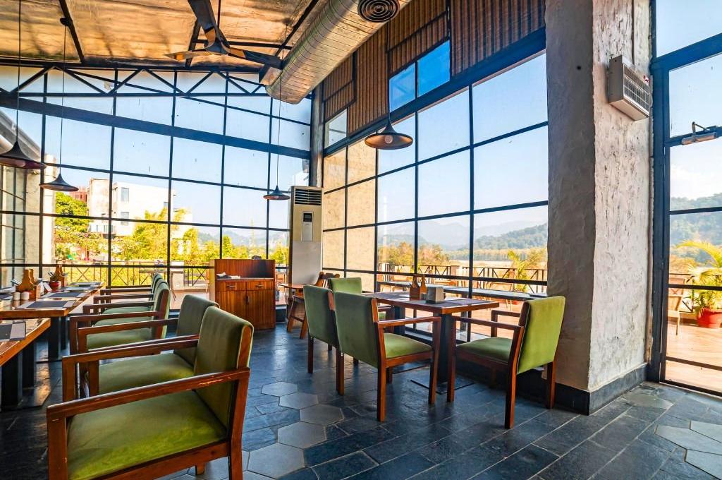 Manu Maharani Resort Corbett