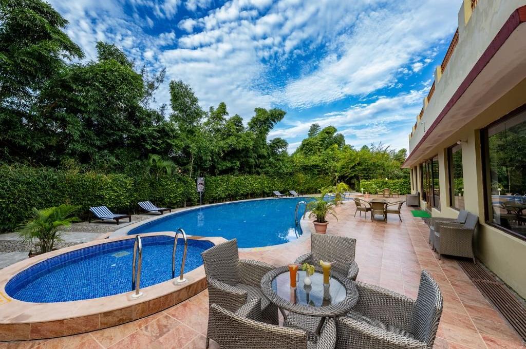  Xomotel Corbett Aura Resort 