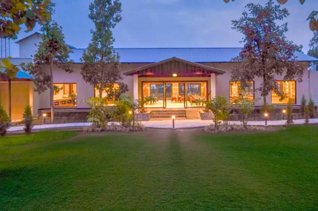 Vana Retreat Corbett 