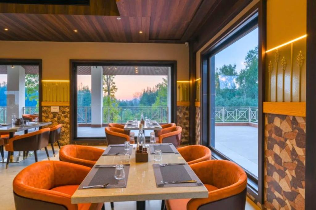 Vana Retreat Corbett 