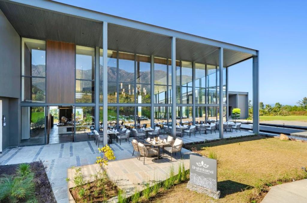 Vandhara Sarovar Premiere Corbett 